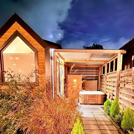Tiny House With Sauna & Jacuzzi Near Amsterdam Vijfhuizen Exterior photo