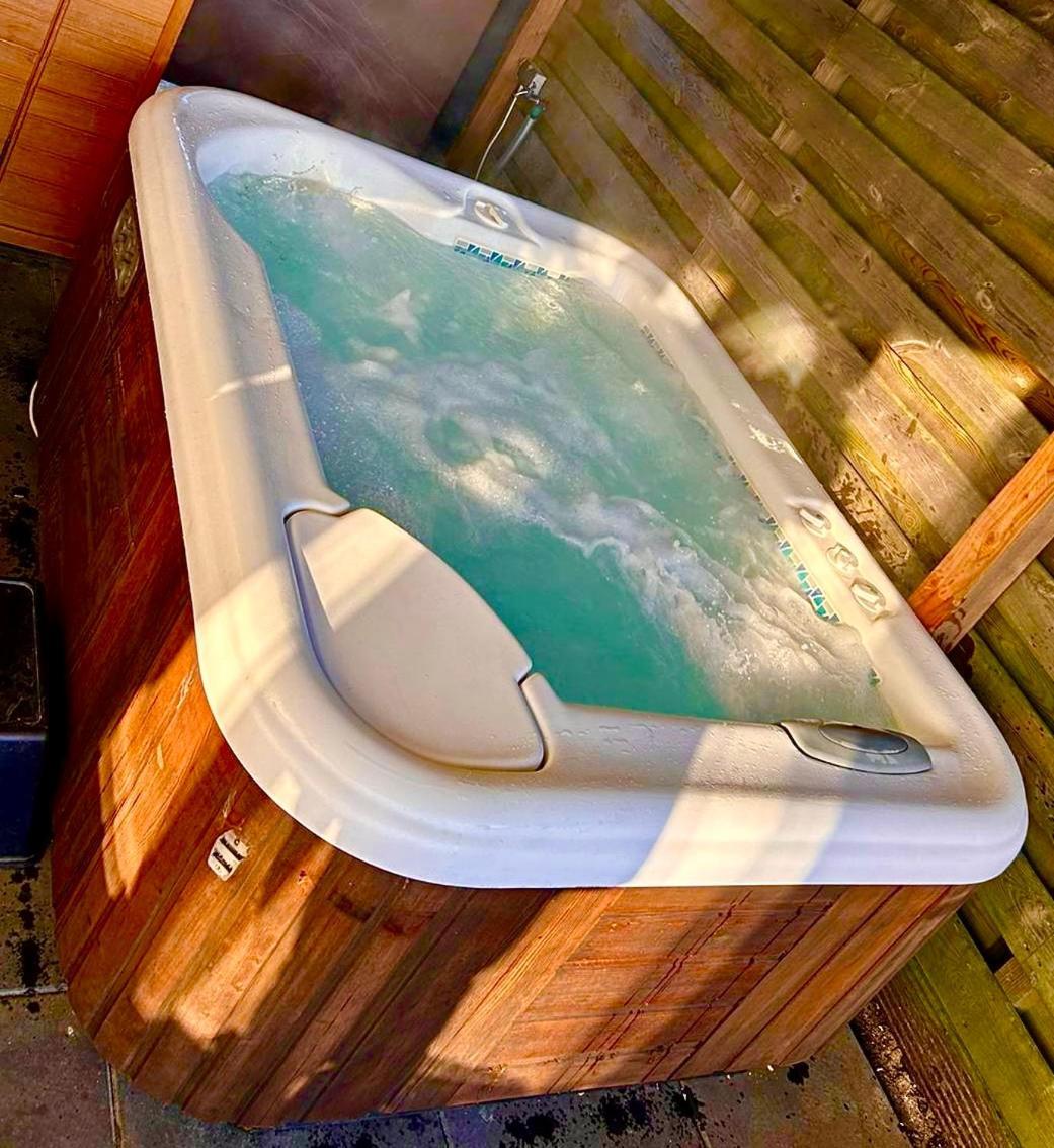 Tiny House With Sauna & Jacuzzi Near Amsterdam Vijfhuizen Exterior photo