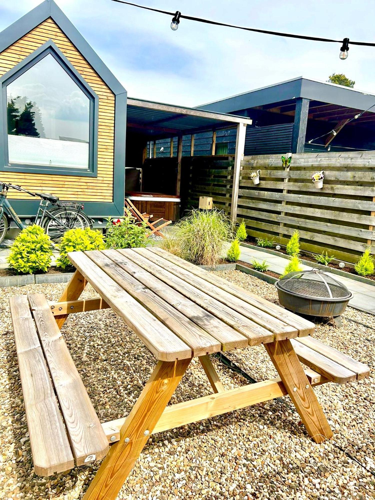 Tiny House With Sauna & Jacuzzi Near Amsterdam Vijfhuizen Exterior photo