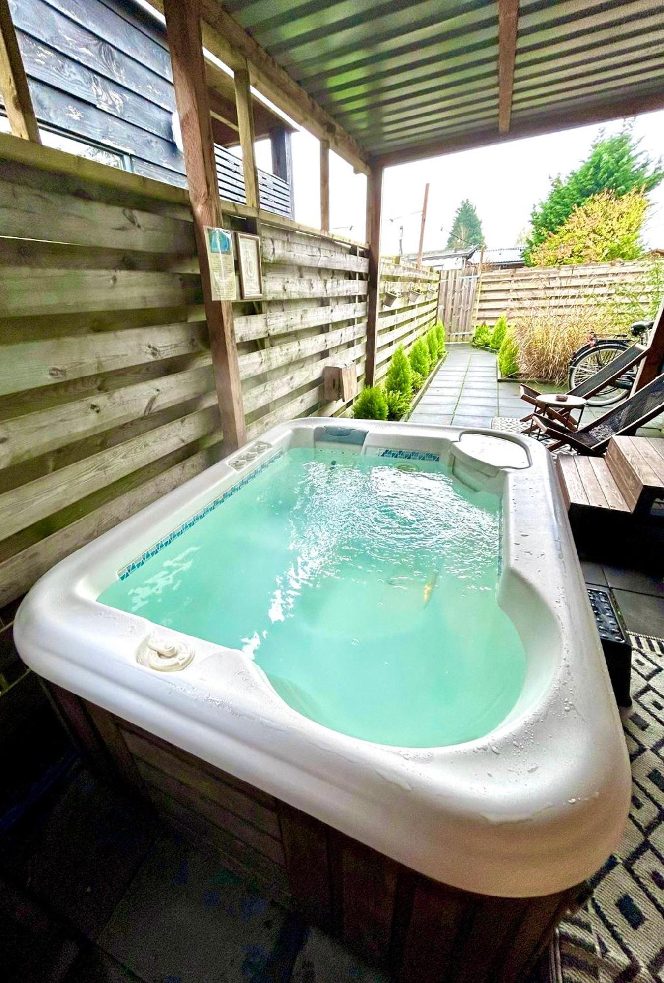 Tiny House With Sauna & Jacuzzi Near Amsterdam Vijfhuizen Exterior photo